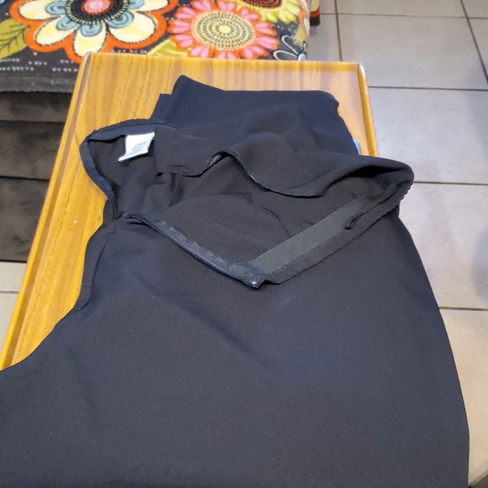2 for 1 price 24W black pants😀😀😀